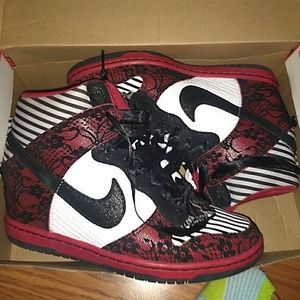 Nike wedge dunks